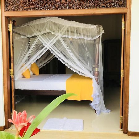 Neli Guests House Hotel Unawatuna Exterior photo