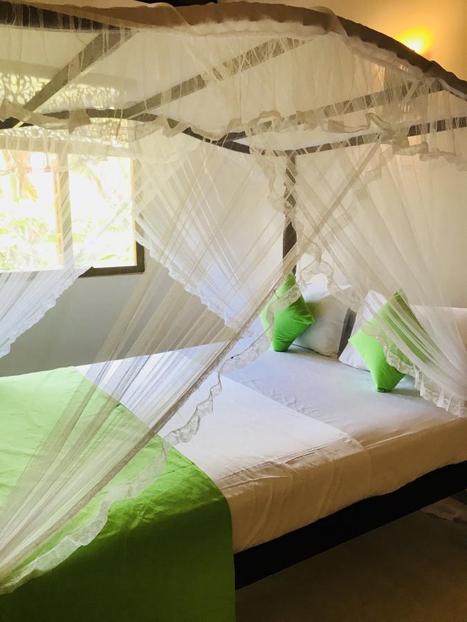 Neli Guests House Hotel Unawatuna Exterior photo